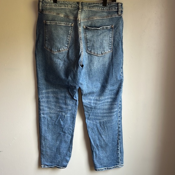 A.n.a Mid Rise Boyfriend Jeans 12 - Picture 4 of 5